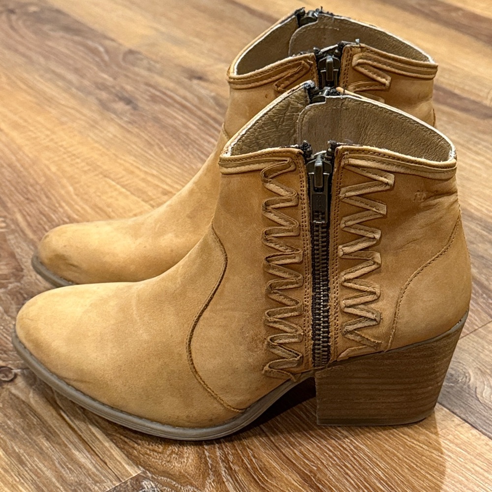 Musse & Cloud Women’s “Athya” Western Boots (Size: 7)(EUC)